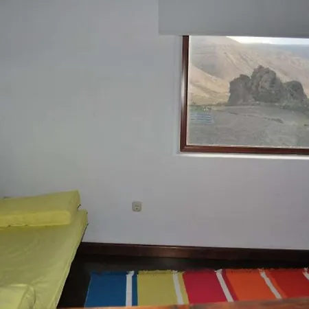 Villa Sleeps 5 Wifi Órzola