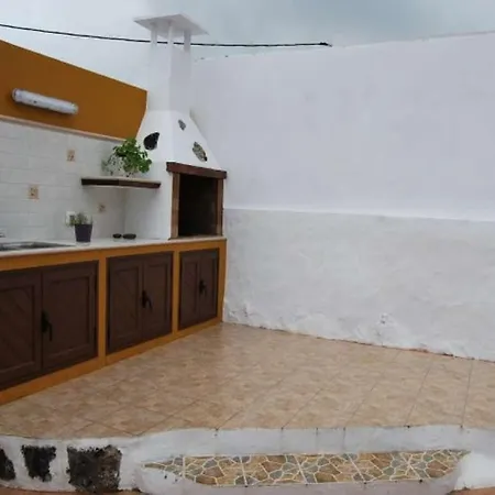 Villa Sleeps 5 Wifi Órzola
