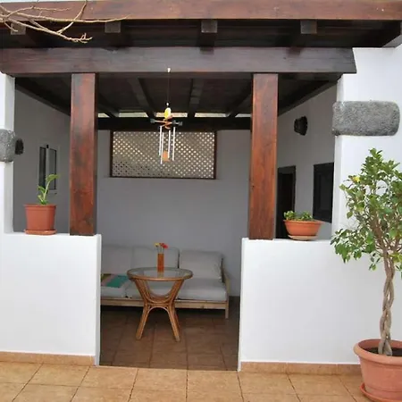 Sleeps 5 Wifi Villa Órzola