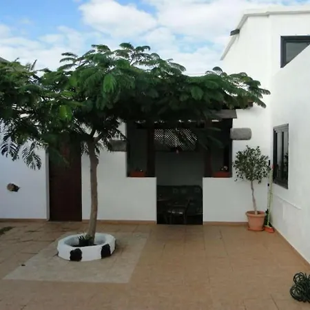 Villa Sleeps 5 Wifi Órzola